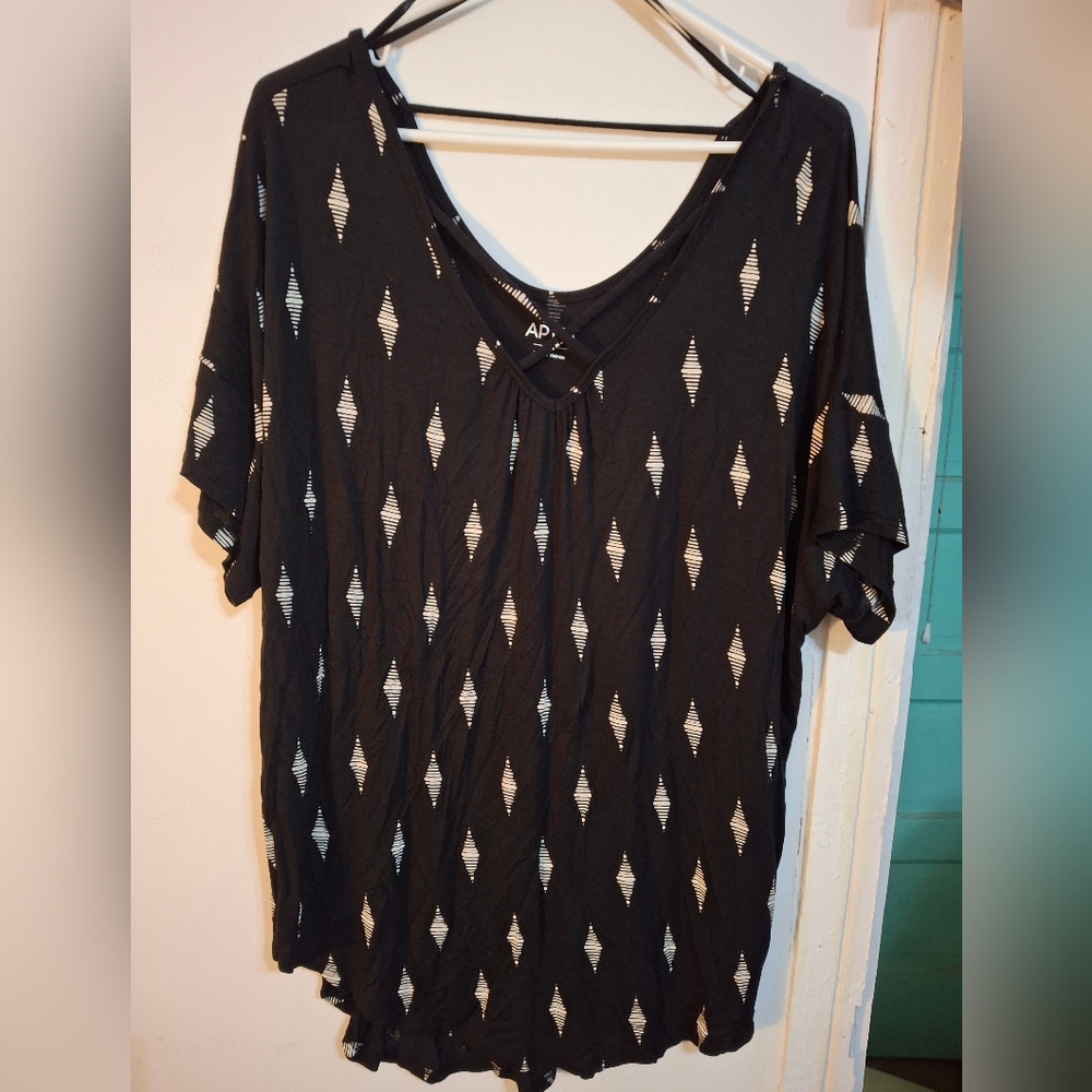 Apt. 9 Black and White Short Sleeve Tie Front Blouse